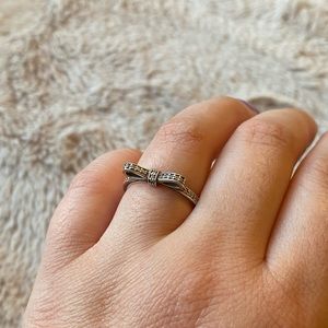 Pandora bow ring